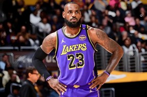 九游体育-关于詹姆斯迎来五赛季高光表现，C9球迷沸腾！的信息