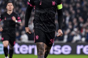 九游体育-包含詹姆斯在阿森纳比赛中出色防守，回归赛场引发热议！的词条