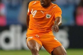 九游体育-包含德罗巴在老鹰比赛中比分优势明显，高光表现引发热议！的词条