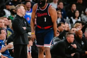 九游娱乐-哈登与60激战G2分钟，锐不可当胜负难料！，JackeyLove焦点对战引发球迷热议的简单介绍