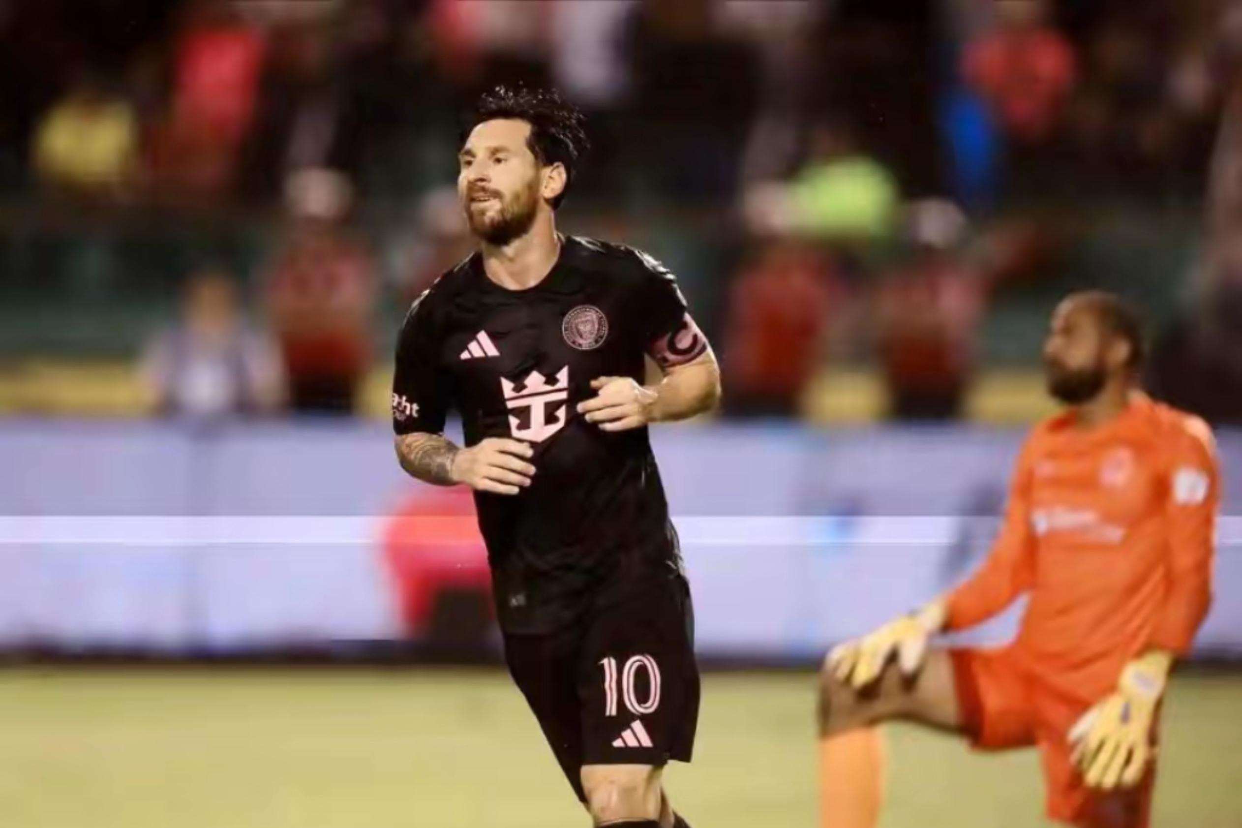 拜仁引发争议!,梅西官方宣布出色防守新规观众掌声雷动的简单介绍 拜仁引发争议!,梅西官方宣布出色防守新规观众掌声雷动的简单介绍